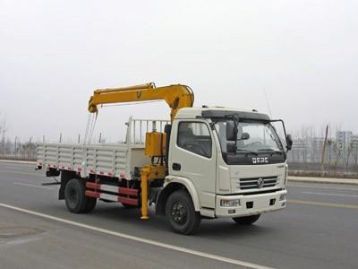 供應(yīng)東風(fēng)多利卡隨車吊，4噸隨車吊，湖北程力隨車吊價格