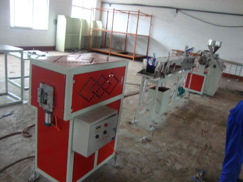 供應(yīng)汽車密封條冰箱門密封條焊接機