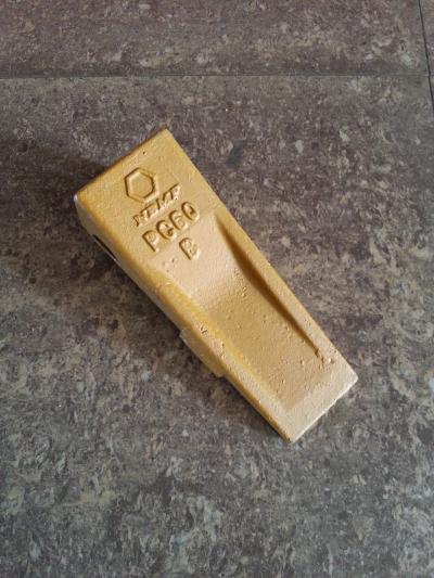 供應(yīng)寧波六角斗齒小松PC60尖齒PC60RC