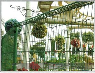 供應(yīng)青島市政隔離網(wǎng)防護(hù)網(wǎng)圍欄網(wǎng)護(hù)欄網(wǎng)