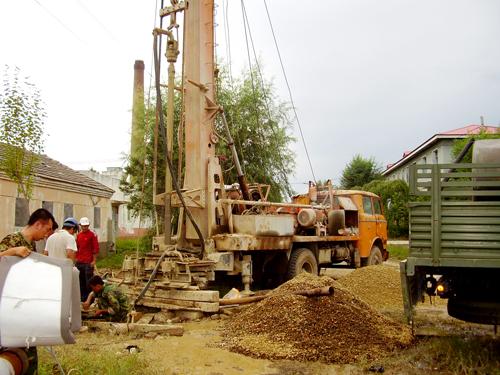 供應(yīng)靖江鉆井廠房取水井機(jī)器快速打井隊(duì)水量有保證