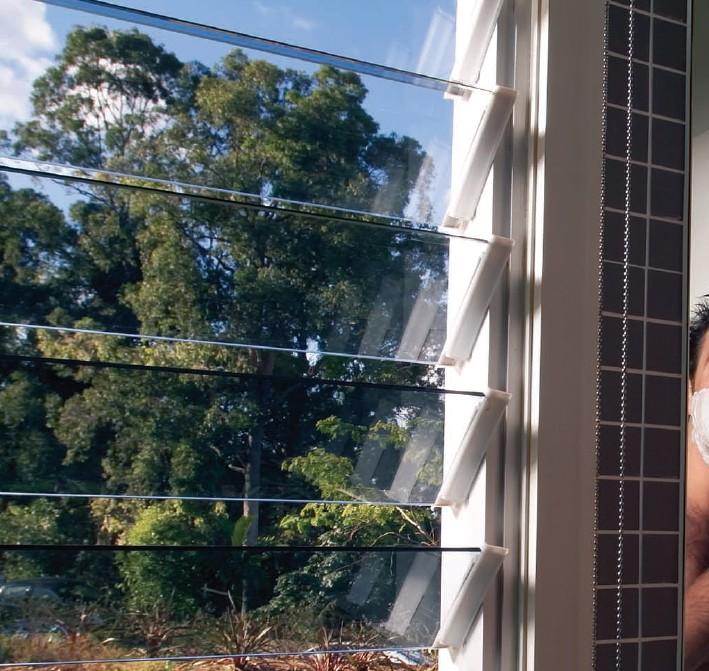 供應(yīng)玻璃百葉窗支架玻璃百葉窗直銷