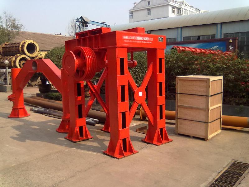 懸輥水泥制管機