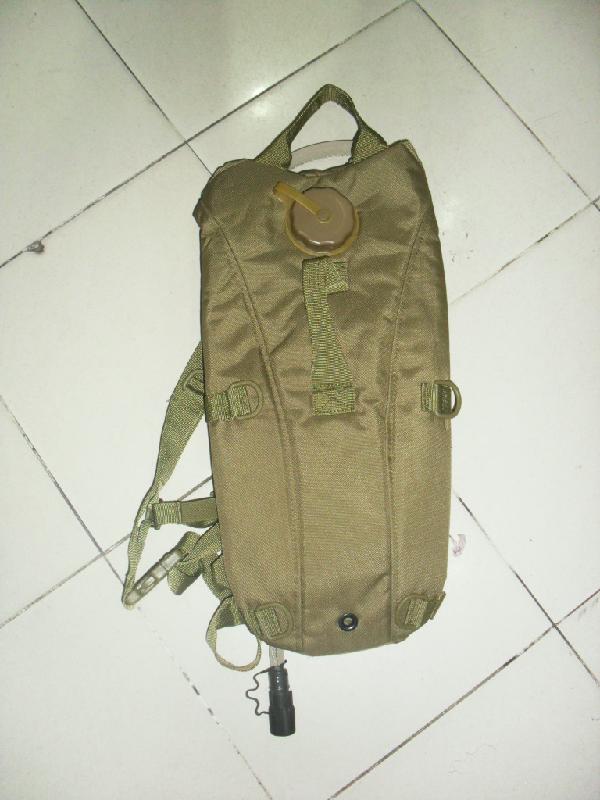 供應(yīng)迷彩水囊批發(fā)