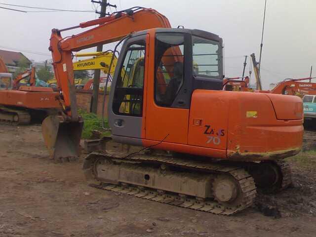 供應(yīng)二手日立120-6挖掘機；二手日立輪胎挖掘機