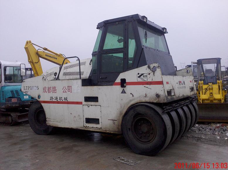 二手徐工膠輪壓路機(jī)圖片