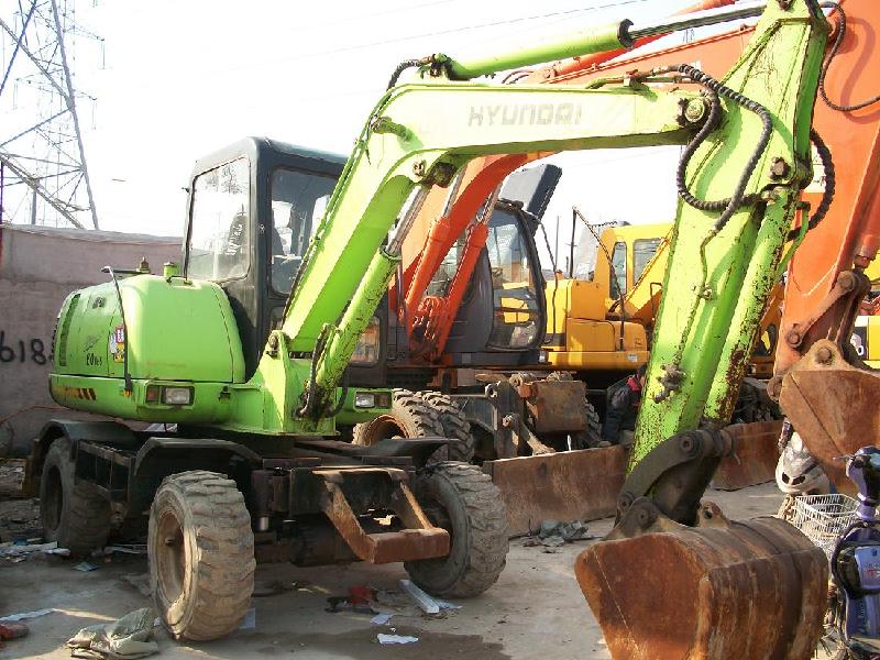 供應(yīng)黑龍江二手輪胎210挖掘機(jī)出售，日立210輪胎挖掘機(jī)報(bào)價(jià)