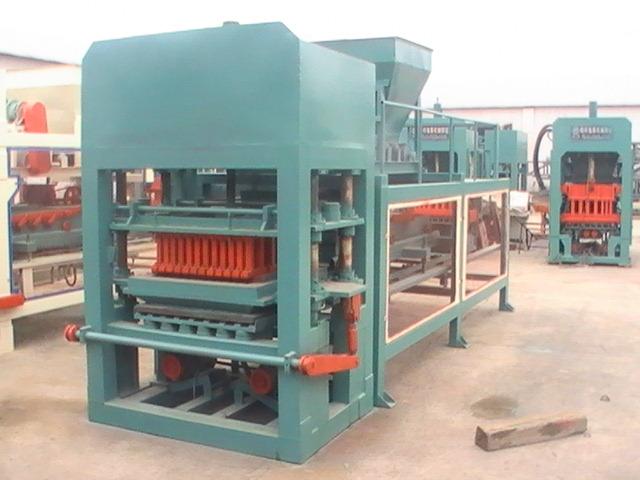 ???QT10-15免燒磚機(jī)