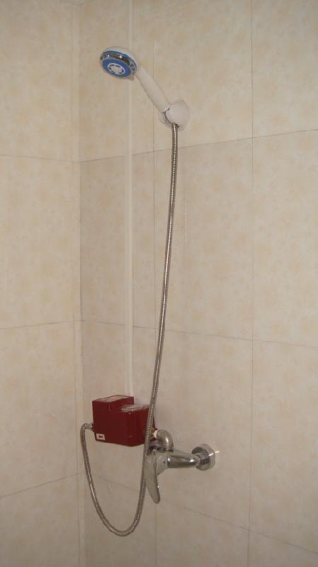 供應(yīng)插卡淋浴計費*/IC取水刷卡計費水控機、插卡式淋浴水龍頭