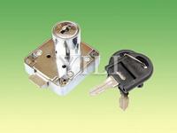 東莞億利五金鎖廠電話，專業(yè)生產(chǎn)各種鎖具，紗窗鎖，拉手，鋅合金壓鑄加工