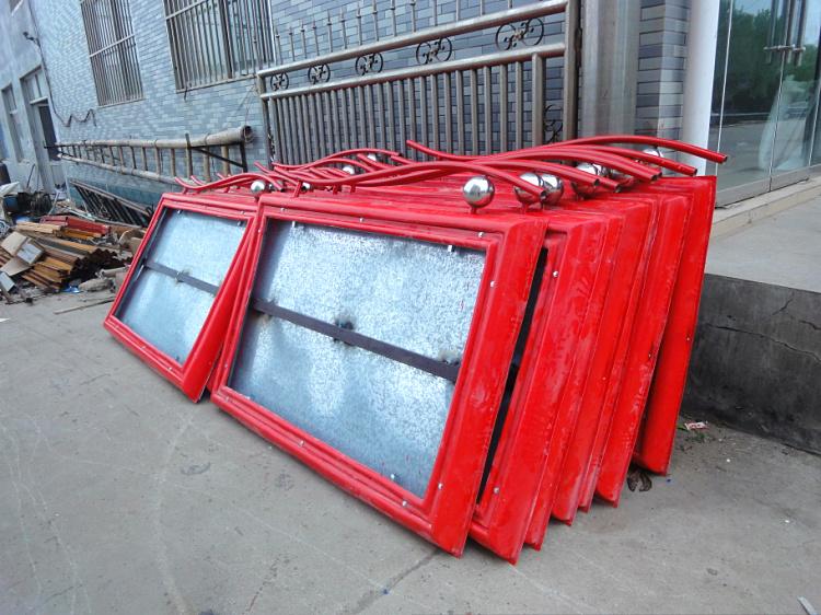 供應(yīng)蘇州路桿燈箱專業(yè)生產(chǎn)制作