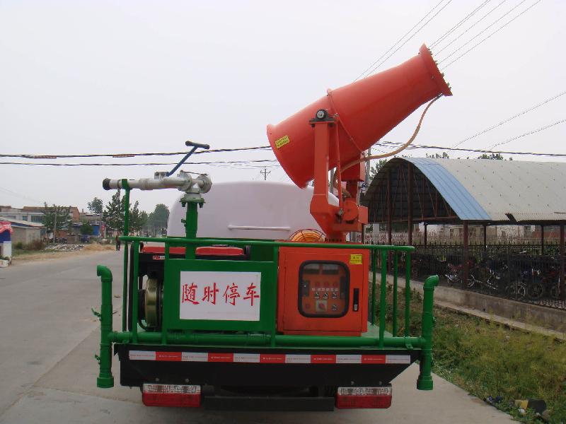獲用戶好評的東風(fēng)綠化噴藥車圖片