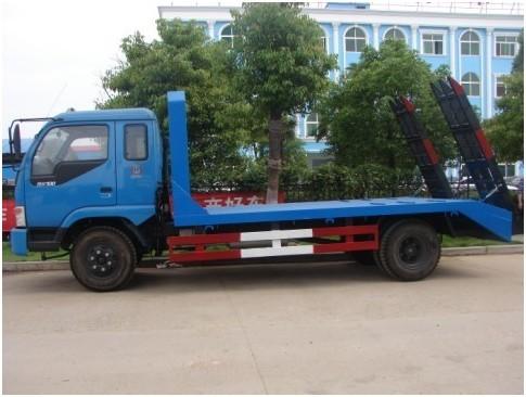 平板運輸車?yán)跈C的好幫手！