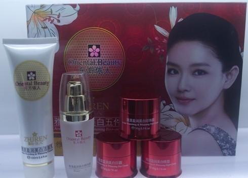 東方依人雅漾盈潤(rùn)美白五合一圖片