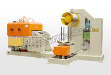 供應(yīng)三合一送料機(jī)偏擺伺服送料器 三合一送料機(jī)偏擺數(shù)控送料器