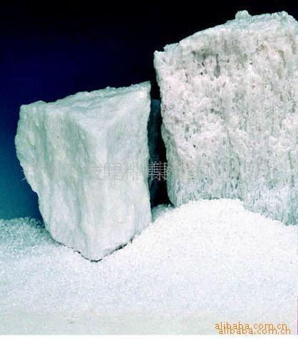 一級(jí)白剛玉段砂細(xì)粉圖片