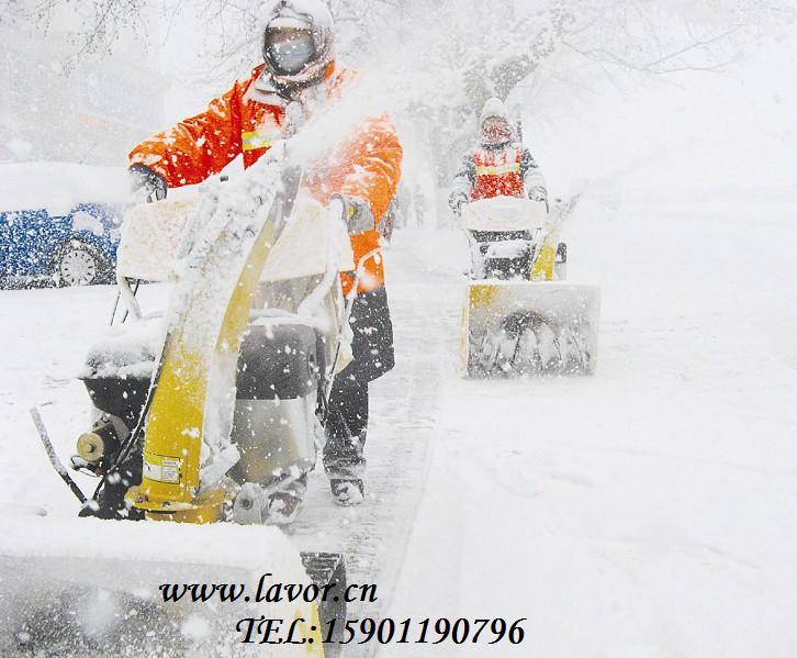 供應(yīng)自動(dòng)揚(yáng)雪機(jī)，北京手扶式揚(yáng)雪機(jī)銷售廠家