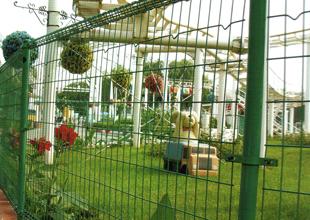 供應(yīng)雙圈護(hù)欄網(wǎng)，小區(qū)護(hù)欄網(wǎng)、小區(qū)隔離柵、市政隔離柵、園林防護(hù)網(wǎng)