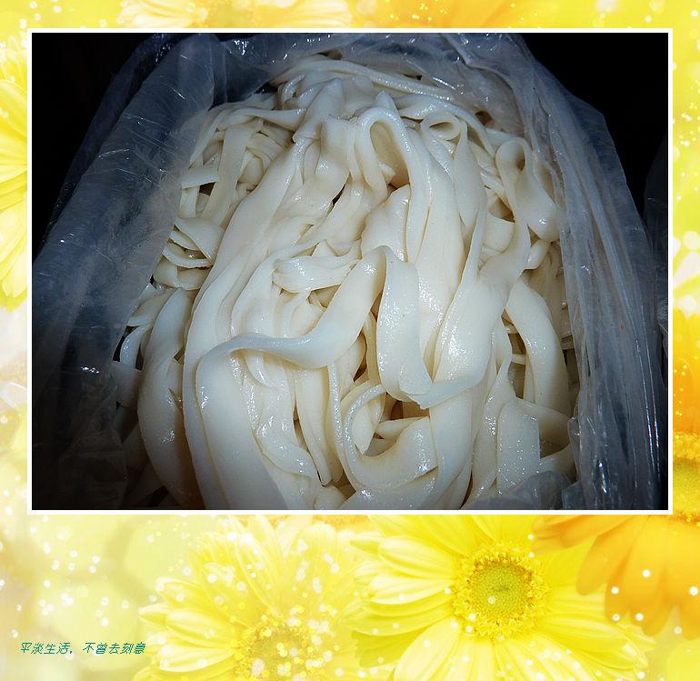 供應(yīng)全自動河粉機(jī)廠家小型河粉機(jī)多少錢