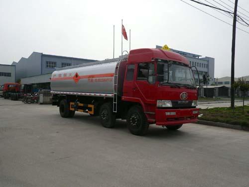 供應解放柳特小三軸化工液體運輸車
