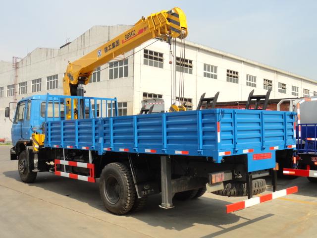 供應(yīng)隨車吊廠家直銷熱線13997867799