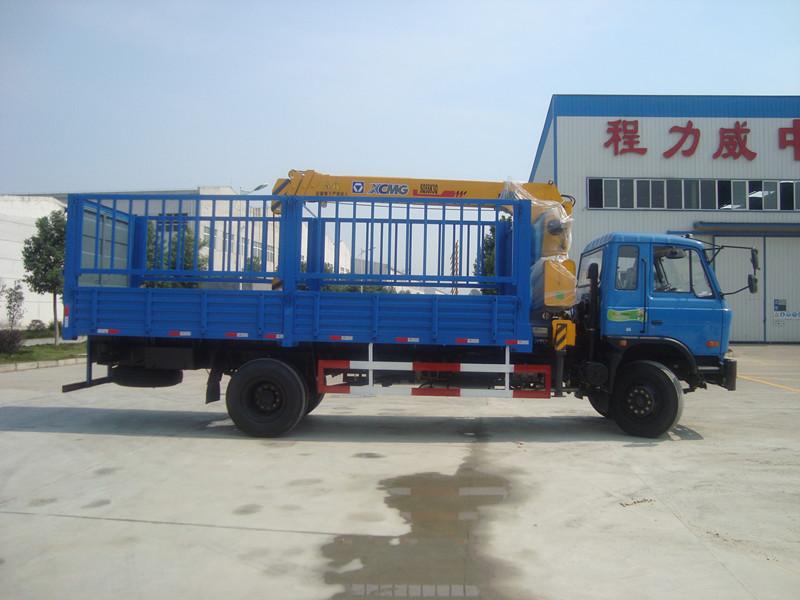 供應東風153隨車吊帶倉欄優(yōu)惠促銷中