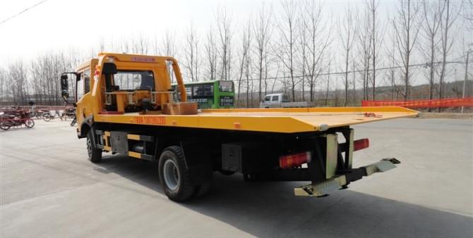 供應(yīng)解放一拖二道路清障車(chē)