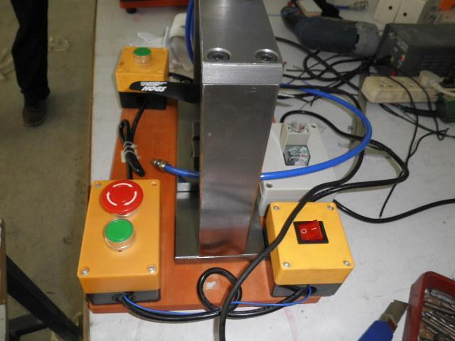 供應(yīng)深圳公明電源測試架生產(chǎn)廠家