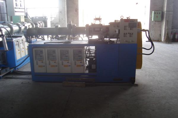 車門條專用生產(chǎn)線圖片