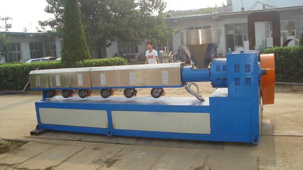 丁基橡膠擠出機(jī)的生產(chǎn)規(guī)格清河精華圖片