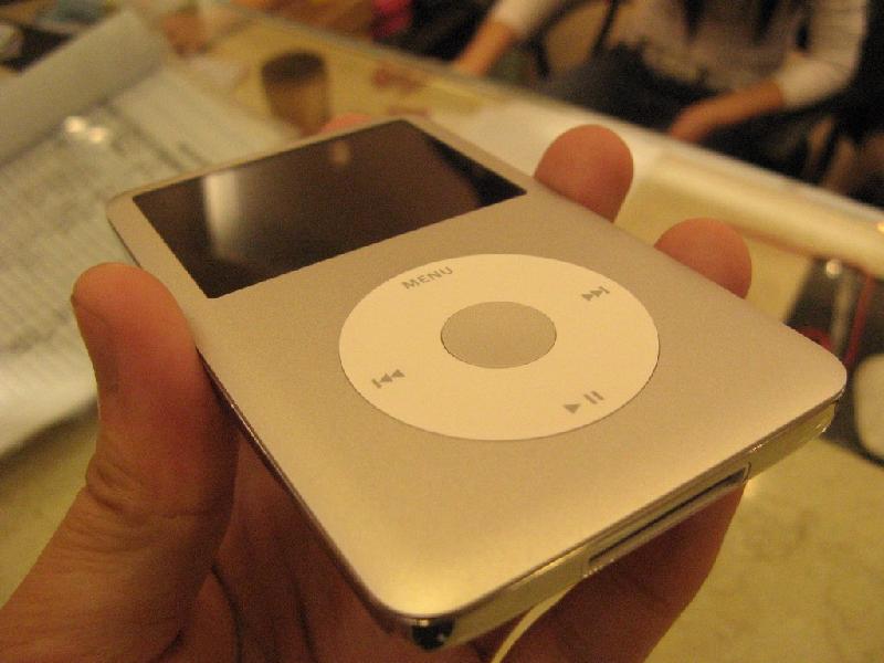 iPodTouch換屏維修NANO6維修圖片