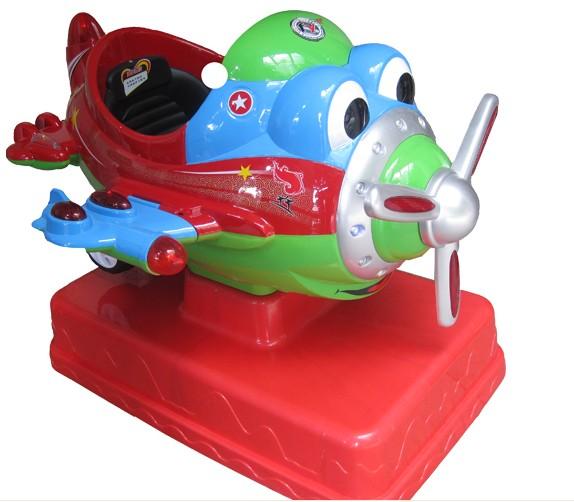 聊城陽谷旋轉(zhuǎn)升降飛機投幣機圖片