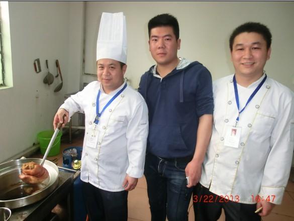供應(yīng)松崗哪里有教豬腳飯鹵水怎么做好吃-深圳*隆江豬腳飯技術(shù)培訓(xùn)班