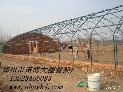 供应诺博新材料无立柱养殖钢架骨架大棚建设钢架大棚骨架机器设备厂家图片