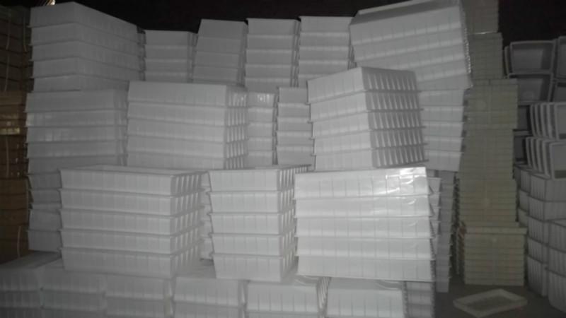 供應(yīng)新鄉(xiāng)水泥路沿石彩磚草坪磚塑料模具