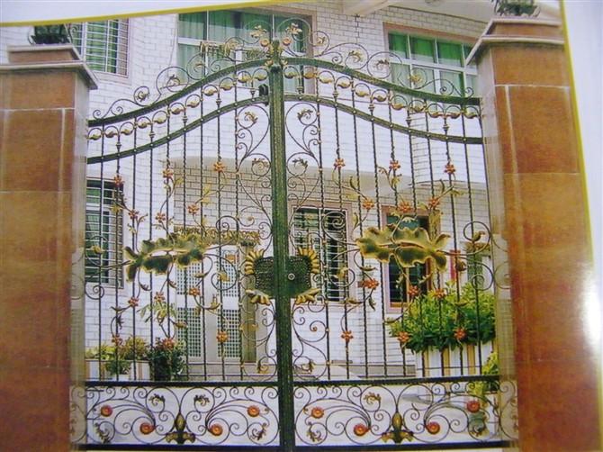 供應(yīng)鐵藝大門