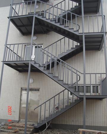 供應(yīng)無錫鋼架樓梯，無錫樓梯鋼架，無錫樓梯報(bào)價(jià)，無錫樓梯安裝，樓梯無錫