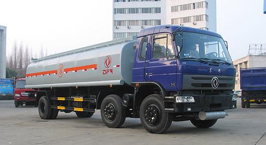 供應(yīng)東風(fēng)前雙后單小三軸油罐車多少錢