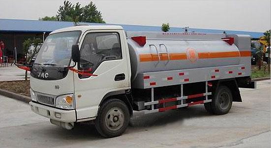 供應(yīng)江淮最小的運(yùn)油車廠家價(jià)格更新圖片