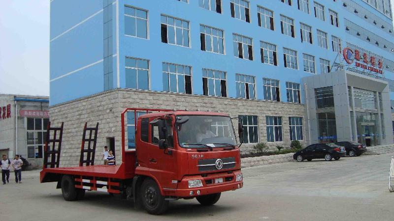 供應(yīng)東風(fēng)單橋15噸挖機(jī)拖車(chē)價(jià)格｜東風(fēng)天錦180馬力平板拖車(chē)廠家價(jià)