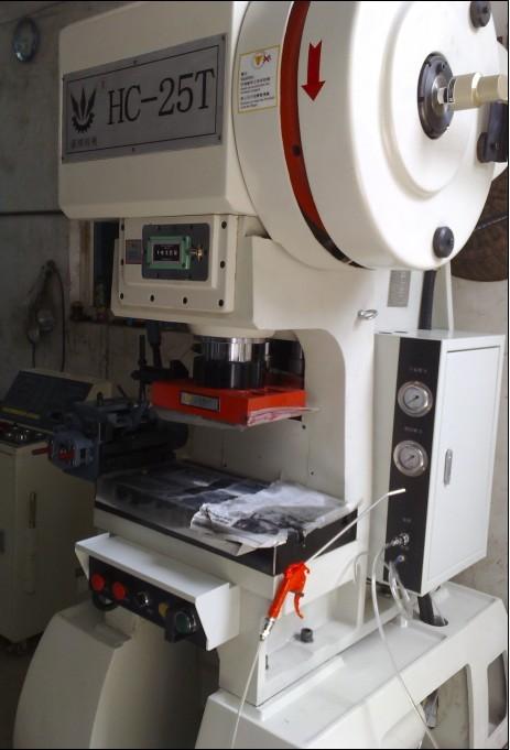 供應(yīng)三導(dǎo)柱25T30T