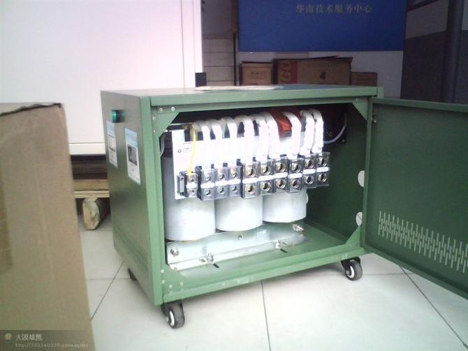 30K深圳三相隔離變壓器圖片