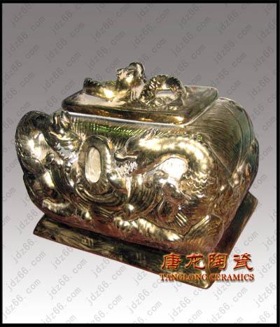 供應(yīng)年終禮品陶瓷骨灰盒粉彩陶瓷骨灰盒