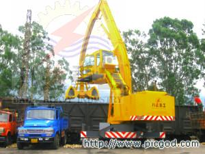 供應(yīng)木材人造板行業(yè)抓料機(jī)卸車(chē)碼垛機(jī)