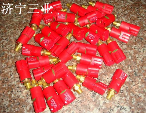 供應(yīng)小松挖掘機(jī)PC220-7壓力開(kāi)關(guān)