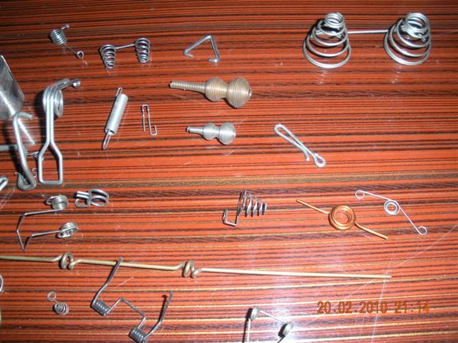 供應(yīng)五金彈簧彈片，五金彈簧彈片價格，五金彈簧彈片供應(yīng)商，五金彈簧彈片