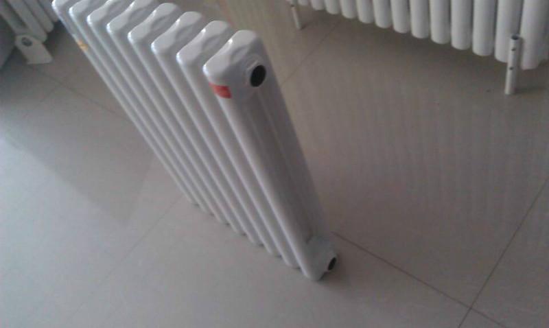 供應(yīng)*水暖散熱器