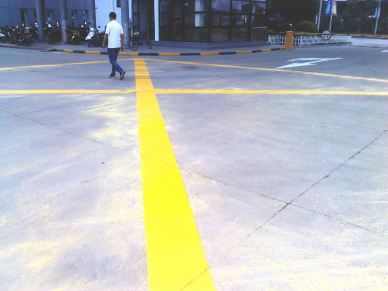 供應(yīng)交通設(shè)施公司交通劃線交通設(shè)備安裝交通設(shè)施廠家道路劃線減速帶安裝