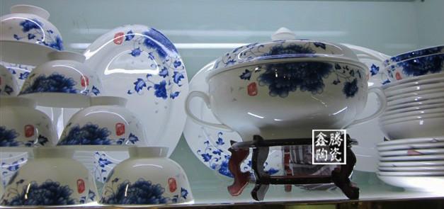 供應(yīng)景德鎮(zhèn)70頭青花禮品餐具，*陶瓷餐具批發(fā)