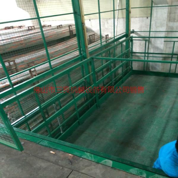 供應(yīng)導(dǎo)軌鏈條式升降機(jī)操作簡單